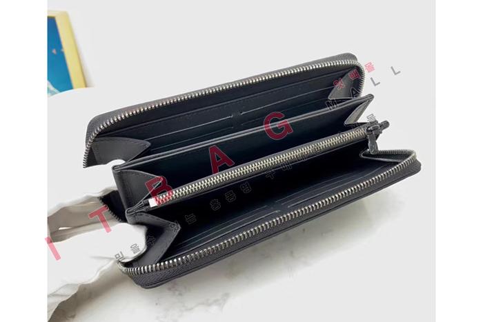 ̺ M60017