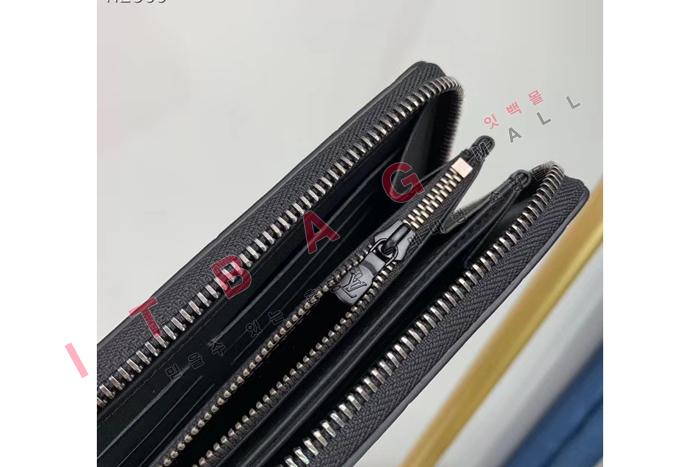 ̺ M60017