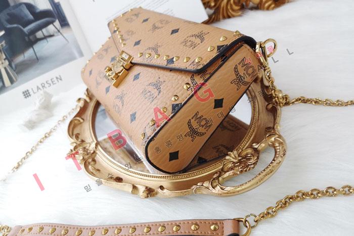 MCM   M83010