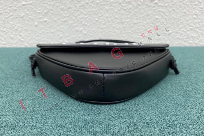  ﰢ   J195903-1  ()