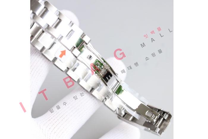 η  ƽ  EX11749  ()