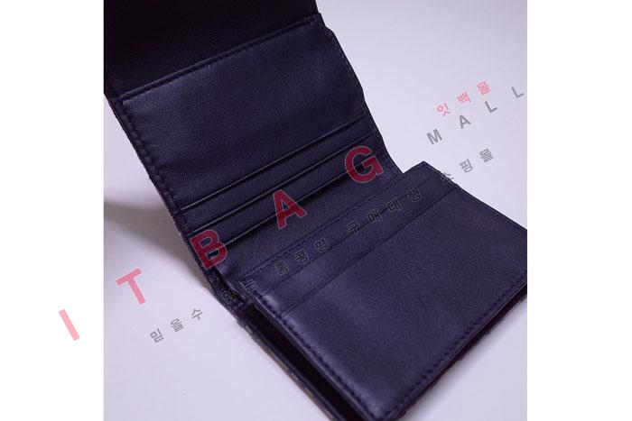  ũ     A82328