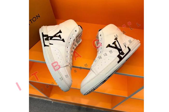 ̺ LP6482