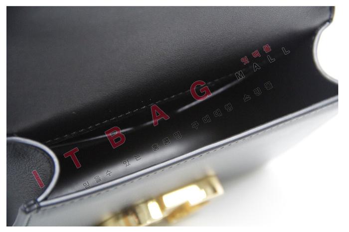   ũ ̴   DR90321-4
