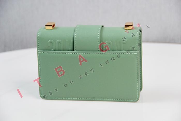   ũ ̴   DR90321-1