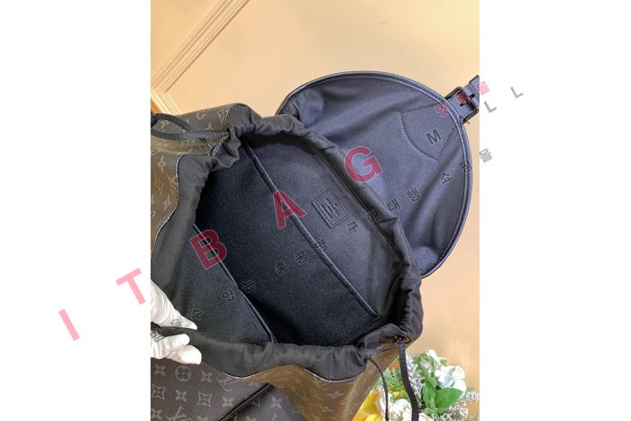 ̺    M46683