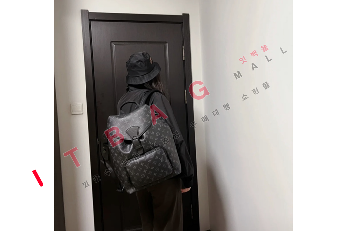 ̺    M46683