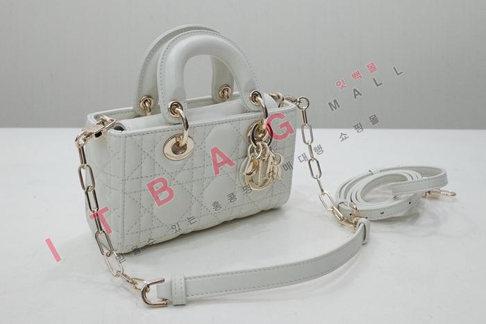  ̵ D- ũι  DR90342-2