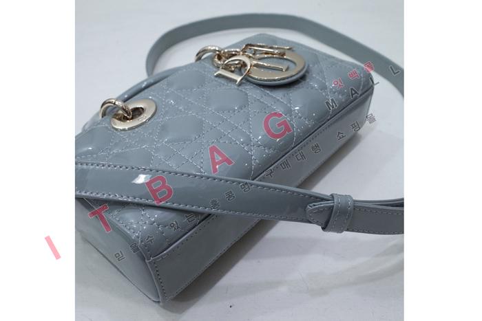   ̵  D-̹   DR90343-3