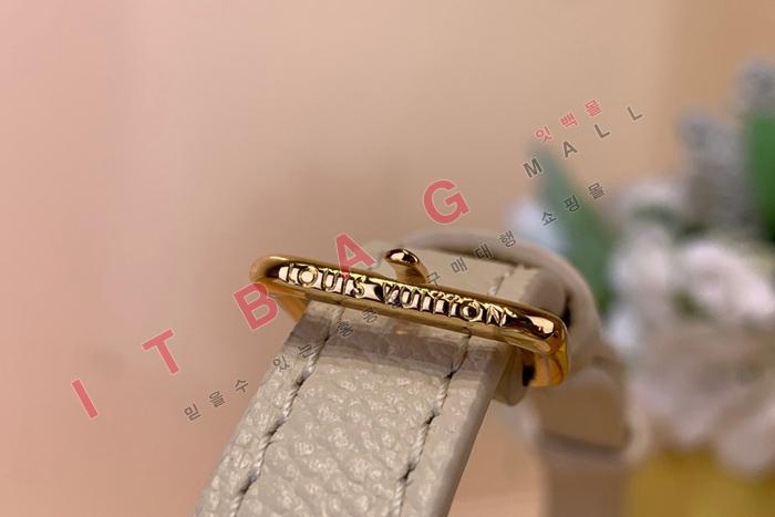 ̺ ̴   M82335-3