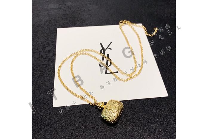 Իζ     SY4830