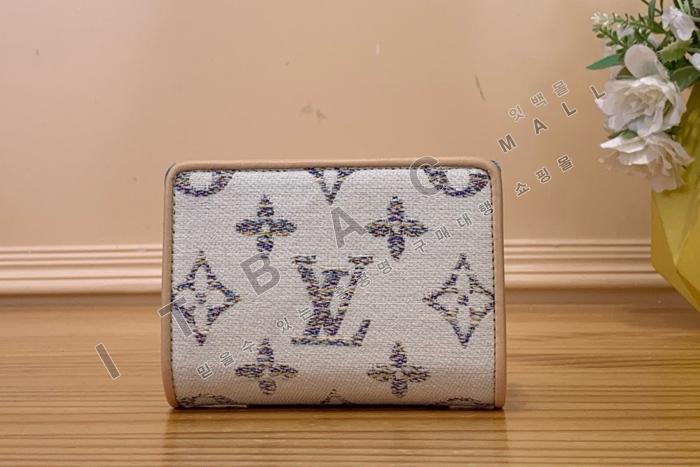 ̺     M83500