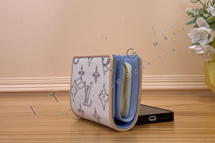̺     M83500
