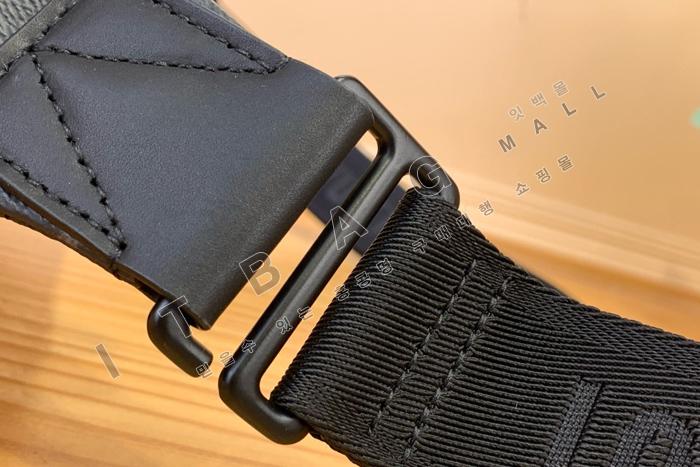 ̺   M47058