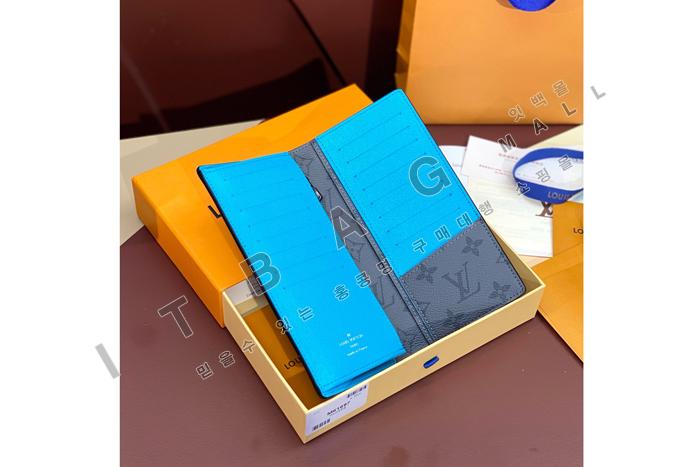 ̺ ¥    M61697-3