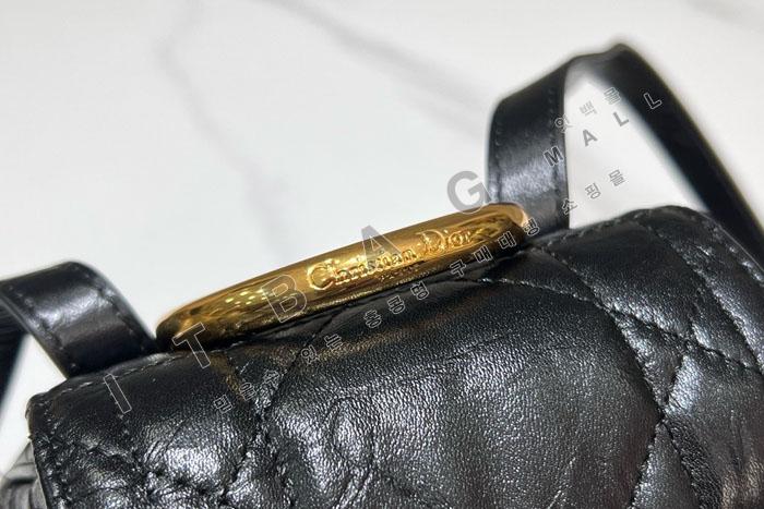  Caro    DR9159-3    25/Ż